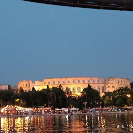 Apartman Diana,free parking Pula Bagian luar foto