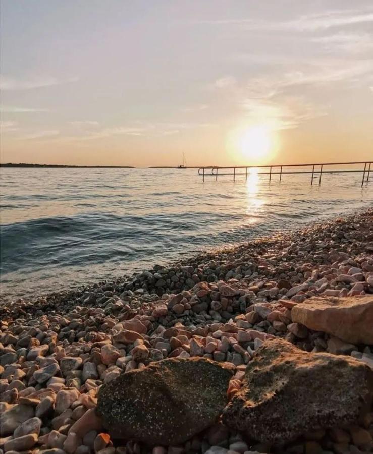 Apartman Diana,free parking Pula Bagian luar foto