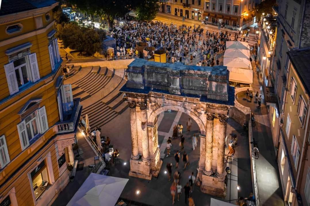 Apartman Diana,free parking Pula Bagian luar foto