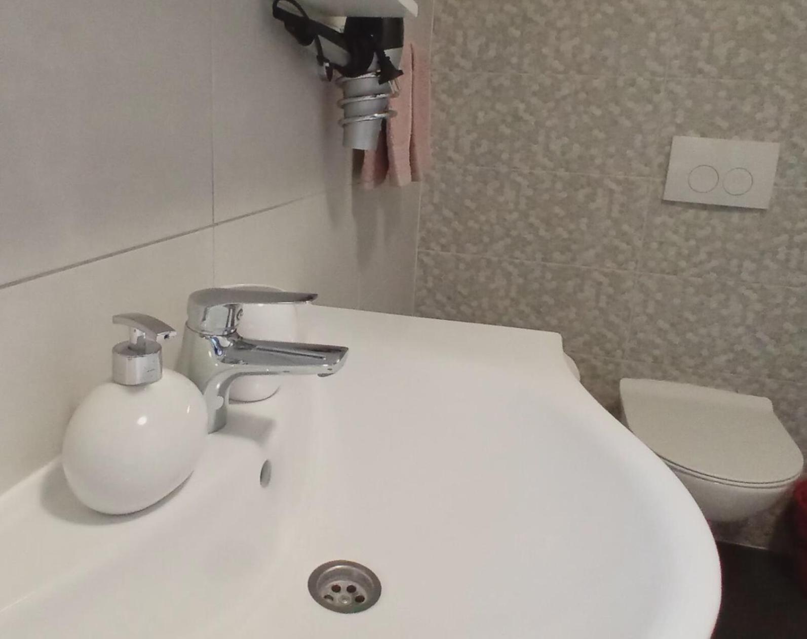 Apartman Diana,free parking Pula Bagian luar foto